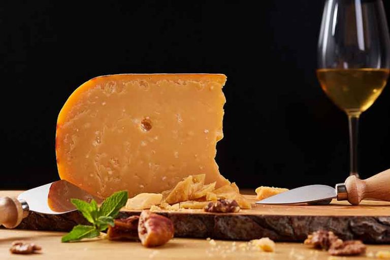 49 Types of Cheese To Discover Characteristics & Nutrition Facts