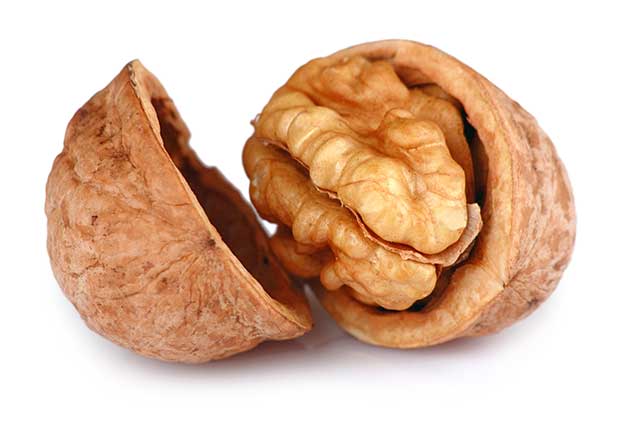 9 Health Benefits of Walnuts (and Full Nutrition Facts)