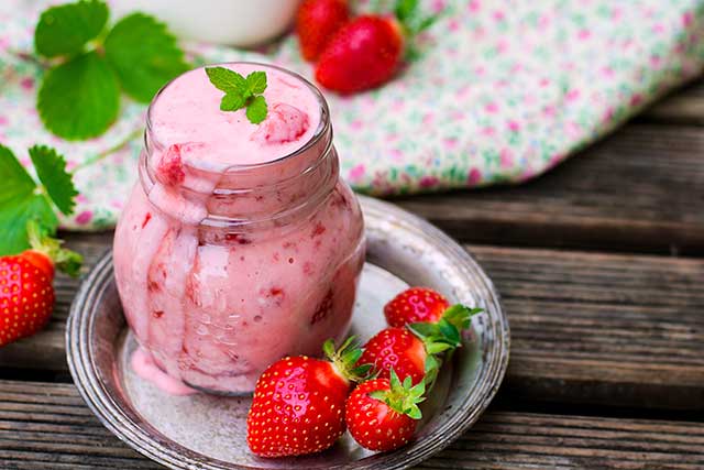 A Strawberry and Skyr Smoothie.
