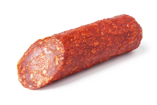 Suolattu espanjalainen Chorizo-makkara.