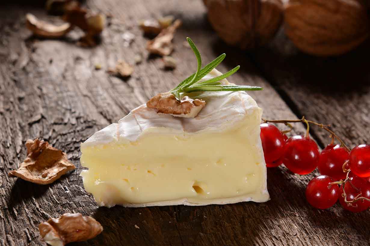 What Is Brie Cheese? A Complete Guide - Nutrition Advance