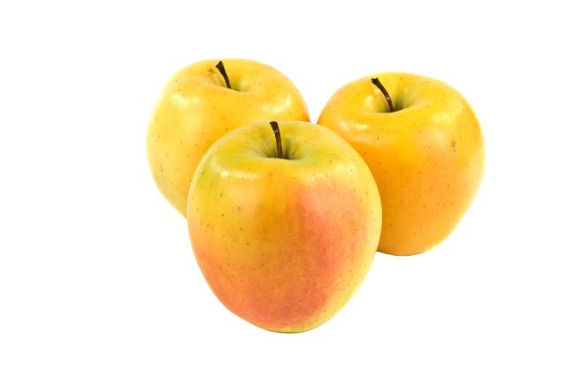 https://www.nutritionadvance.com/wp-content/uploads/2022/01/three-golden-delicious-apples.jpg