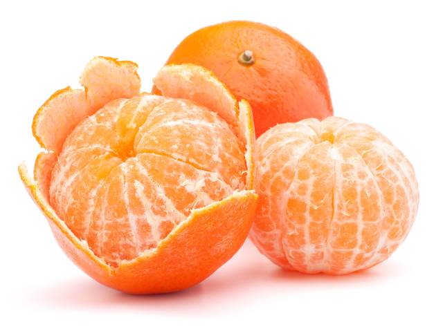 Three peeled and unpeeled tangerines.